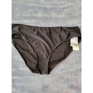 Island Waves swim bottom 